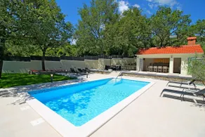 VILLA SKURA private heated pool 32m2, summer kitchen, 4 bedrooms, garden - Image 2