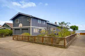 Beachfront Whidbey Island Home + Apartment! - Image 4