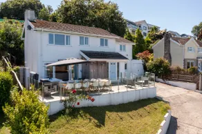 Am Byth - Spectacular Sea Views and Hot Tub - Image 2