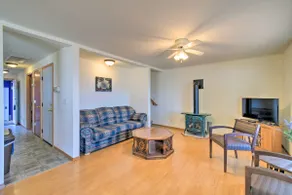 The Lillipad in Lilliwaup: Magnificent Waterfront! - Image 4