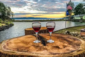The Lillipad in Lilliwaup: Magnificent Waterfront! - Image 2