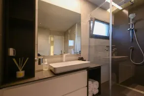 Luxury Apt. w/Amazing Sea & Forest View - Image 4
