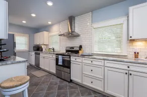 Luxurious, Historic 4BR Home in Downtown Winston - Image 3