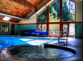 Cedar Suite på Snowater ~ 4 sovepladser, Opvarmet Pool, Sportsbaner, Sauna, Kæledyr tilladt - Image 2
