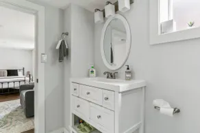 The Lily Suite: better than a hotel, free laundry - Image 4