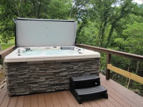 River Frontage♥Outdoor Fireplaces♥Hot Tub♥3 King Masters♥Secluded♥Easy Access - Image 4