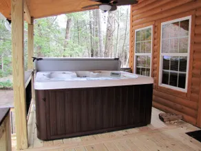 River Access ☀Easy Access ☀Hot Tub ☀Sleeps 4 ☀Well Equipped - Image 2