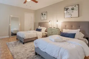 2BR/2BA | Walk to Aquarium & Stadium - Image 3