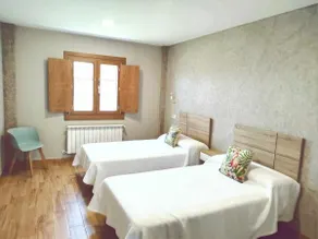 Apartment 5 · Garden · Family-friendly - Image 4