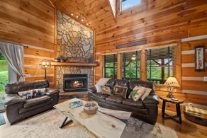 Authentic Log Cabin in Heart of the Mountains - Image 3