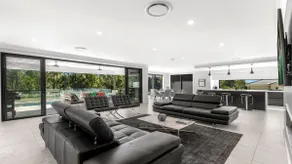 RESIDENCE - THE VINTAGE HOLIDAY HOUSES - Image 2
