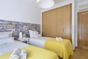 Gorgeous Beach Apartment - Checkinhome - Image 3