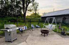 BBQ, WIFI, full kitchen, SmartTV, Firepit, Queen - Image 2