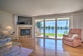 Lake House w/ Hot Tub - 1 Mi to Surf 'n Slide - Image 5