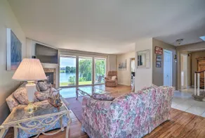Lake House w/ Hot Tub - 1 Mi to Surf 'n Slide - Image 3