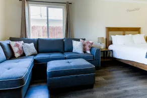 Charming 1BR Farmhouse + Near DTLA #TravelSGV - Image 2