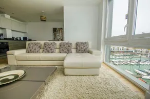 Orion Marina Sea View | by Brighton Holiday Lets - Image 2