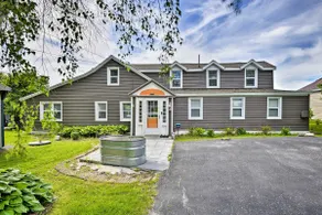 Family Cottage on Chaumont Bay, Walk to Downtown - Image 2
