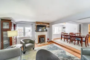Family Cottage on Chaumont Bay, Walk to Downtown - Image 3
