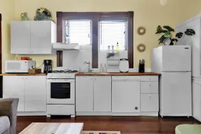 Historic Victorian 2 BD in the Heart of Downtown - Image 2