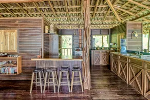Wonderful 4BR Oceanfront | Shared Pool | Balcony - Image 5