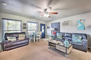 NEU! Lakefront Hot Springs Home mit 2 Schwimmdocks! - Image 5