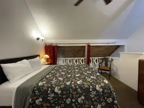 Rose Suite - Sierra Mountain Lodge - Image 4