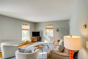 Walk to Dining: Downtown Lenox Guest House! - Image 2