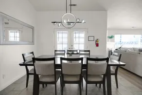 Near Zion • Remodeled 4BR • Sleeps 10 • Patio - Image 2