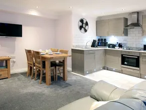 luxury pet frendly apartment - No Parking - Image 3