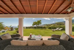 Southern Sunny House by an island apart - Image 2