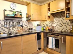 1 Bedroom Homely Apartment - Central Old Town - Image 2