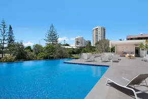 Kirra Surf 508 - Enjoy Kirra beachfront luxury - Linen Provided - Min. 3 night stays! - Image 4