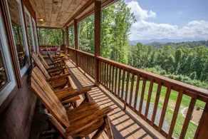 Panoramic 5 BR Lodge: Hot Tub & Grand Views - Image 3