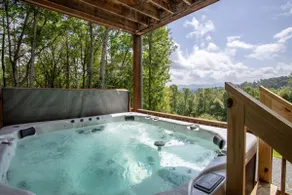 Panoramic 5 BR Lodge: Hot Tub & Grand Views - Image 4