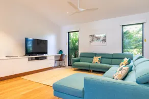 Jeffery 13 - stunning house by the beach - Image 3
