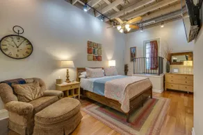Urban Living Loft, Downtown Bristol - Image 2