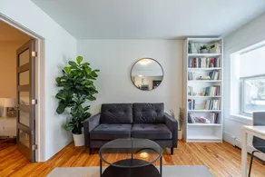 Gorgeous & Sunny Executive Suite, AC - Image 5