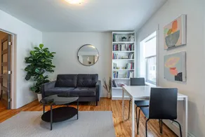 Gorgeous & Sunny Executive Suite, AC - Image 3