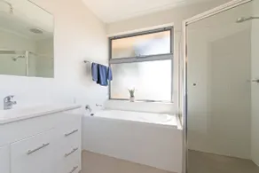 Spacious Family 3BR Townhouse by Park • Free WiFi & Parking Close CBD - Image 4