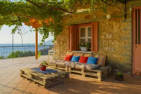 Coastal Stone Hideaway with Stunning Scenery - Image 4