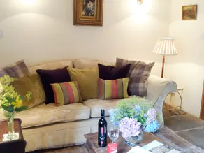 Corner Cottage - Image 3