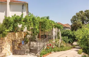 Cozy Home In Ploce With House A Panoramic View - Image 4
