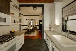 Modern Luxe Sophistication Near Forsyth Park - Image 4