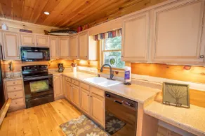 Log Cabin with Hot Tub & Views - Image 5