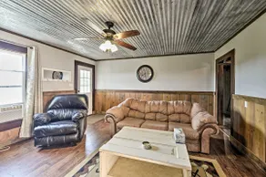 Day Trip to Waco & Temple: House on Cattle Farm - Image 5