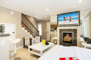 Costa Mesa/Newport - Fast WiFI - Work Stations - Free Parking - Self Check In!  (CM-1) - Image 3