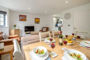5 Oakes Court - Image 3