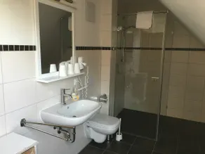 Romantic-Apartment-Private Bathroom-Countr - Image 4
