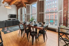 Luxe Loft Downtown - Image 4